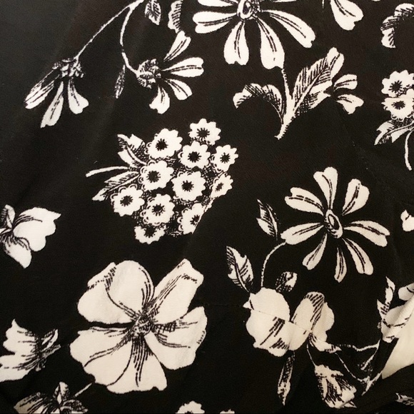 Revolve Majorelle wrap top floral sz S - Picture 3 of 6
